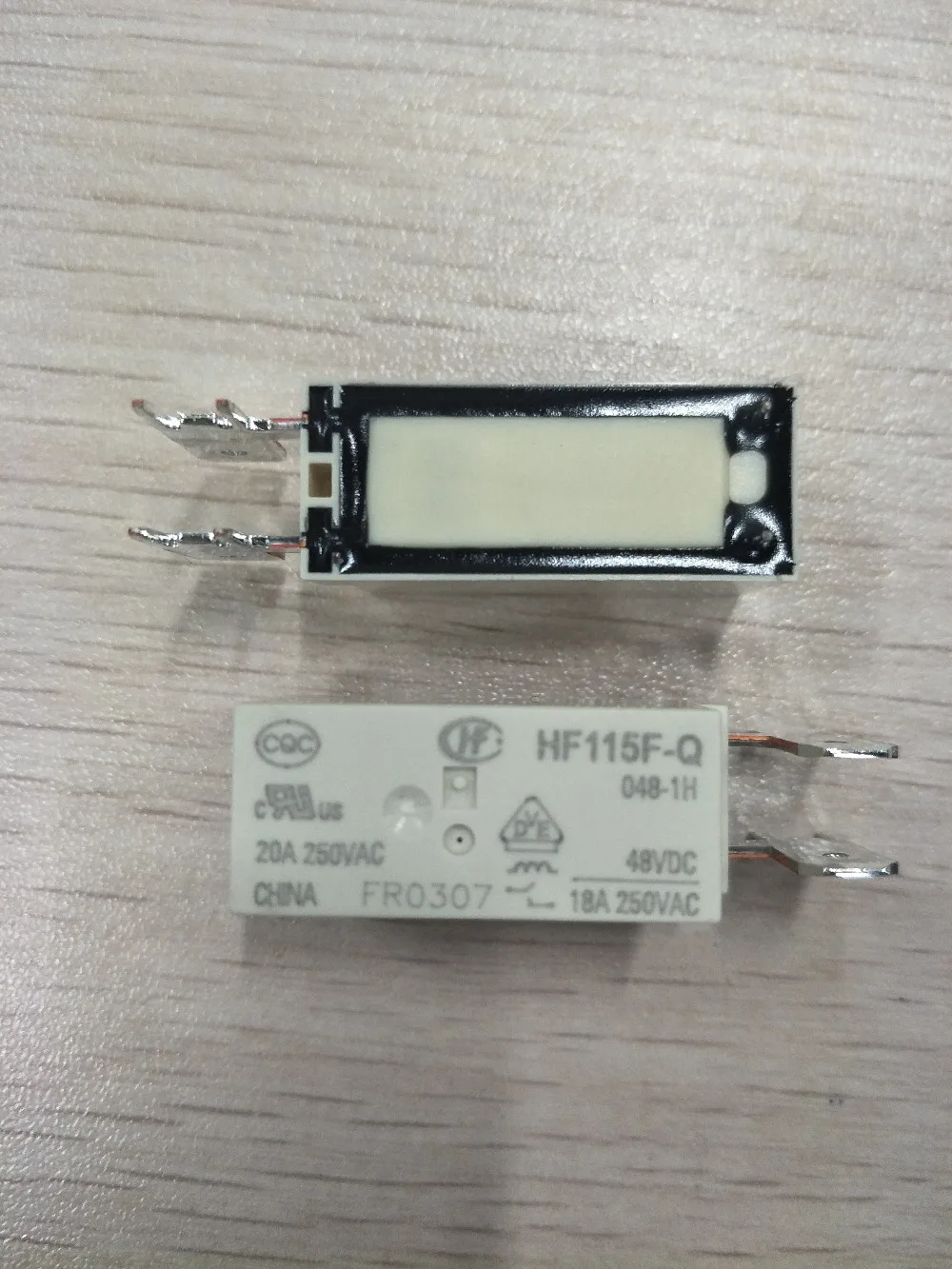 

Реле HF115F-Q