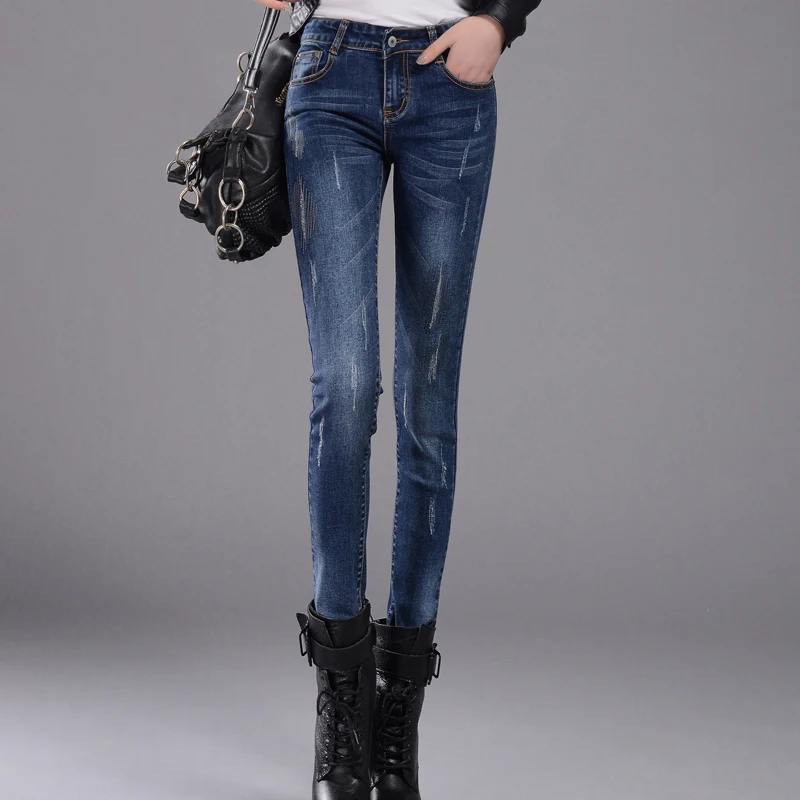 Женские джинсовые брюки потертые Стрейчевые повседневные с поясом карандаш