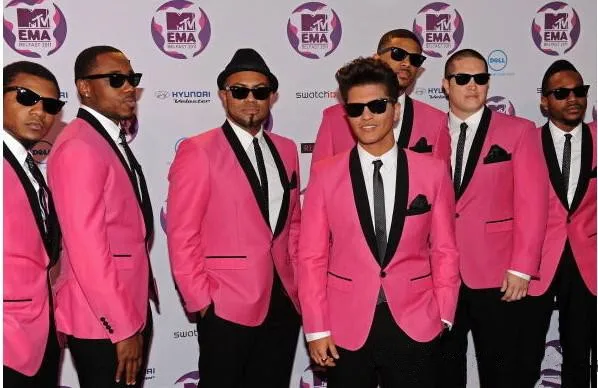 

2016men's suits Best Selling Groomsman fashion suits red Suit Men Bridegroom Wedding Suits Groom Tuxedos For Men Jacket+Pant+Tie