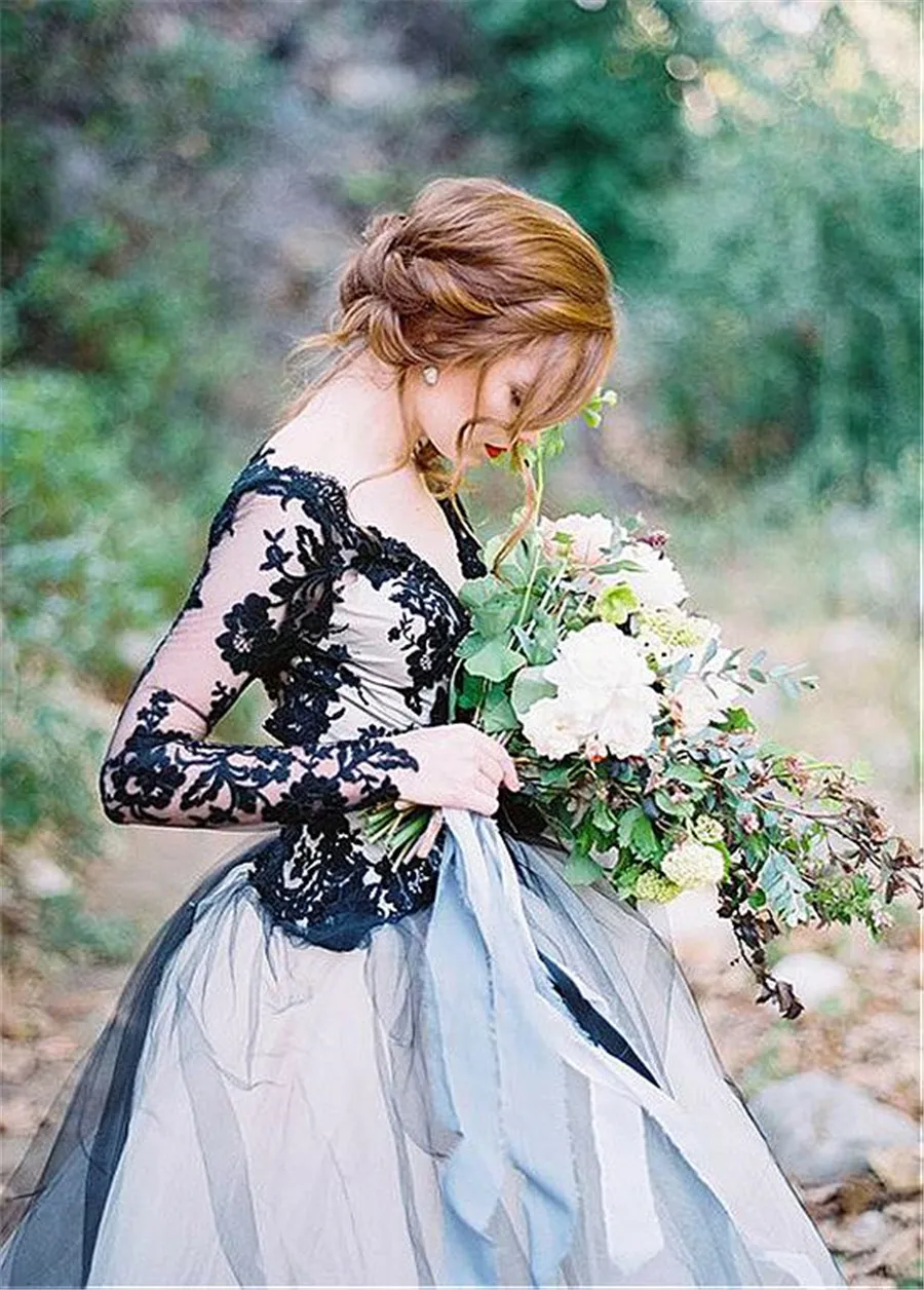 Unique Tulle V-Neck Wedding Dresses With Lace Appliques Grey Long Sleeves Bridal Dress Open Back vestido de noivas | Свадьбы и