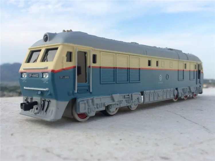 Высокая имитация поезда, 1: 87 масштаб сплава тяните назад Dongfeng двойной поезд, перевозки, трейлер, игрушечные машинки
