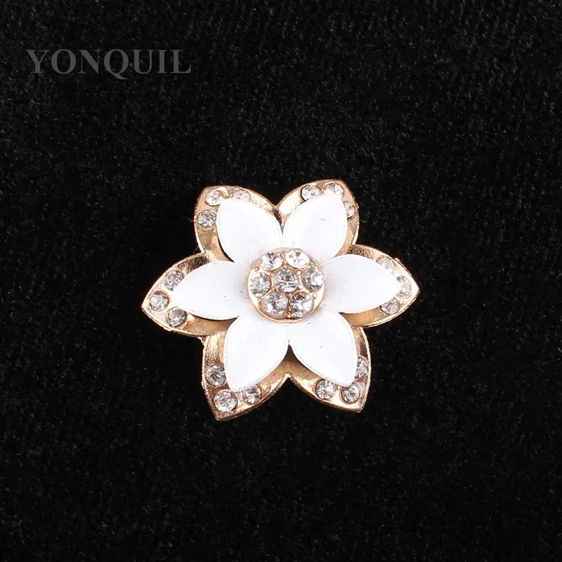 

New Style Elegant Beautiful Crystal Daisy Flower Fashion 27MM Brooch Pins DIY Jewelry Accessories For Women 20PCS/LOT