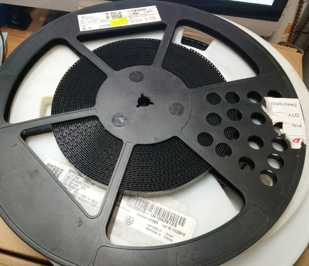 Новый и оригинальный стерео аудио цифровой аналоговый конвертер PCM1808PWR PCM1808 TSSOP14 |