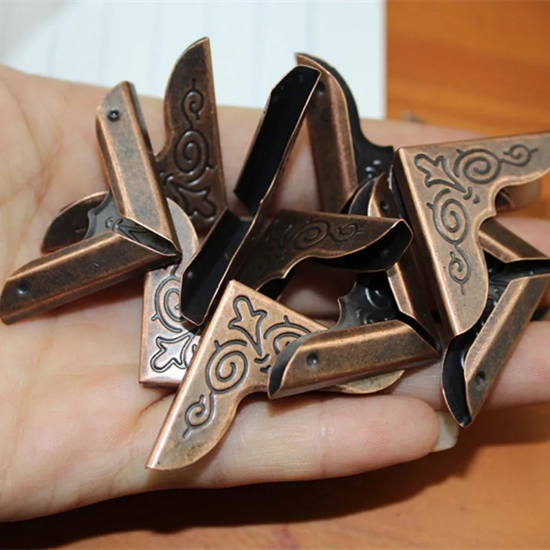 Бронзовые защитные углы для альбомов скрапбукинга 30*30*4 мм внутренний размер 4 8