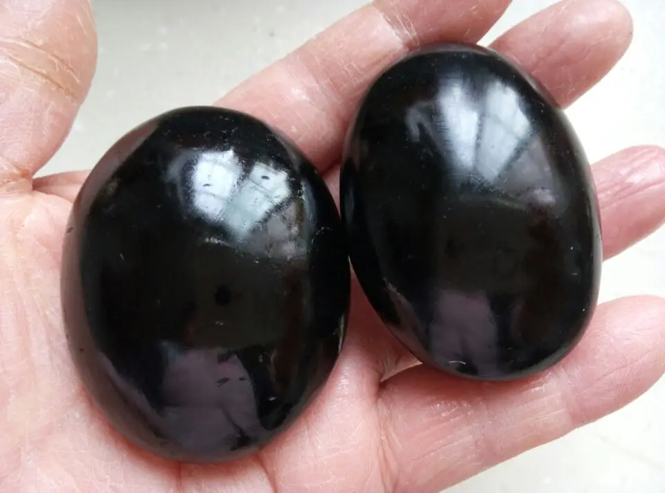 

2 шт. карманный черный турмалиновый кристалл на ладони (Гладкий полированный камень беспокойства) 183,6 г
