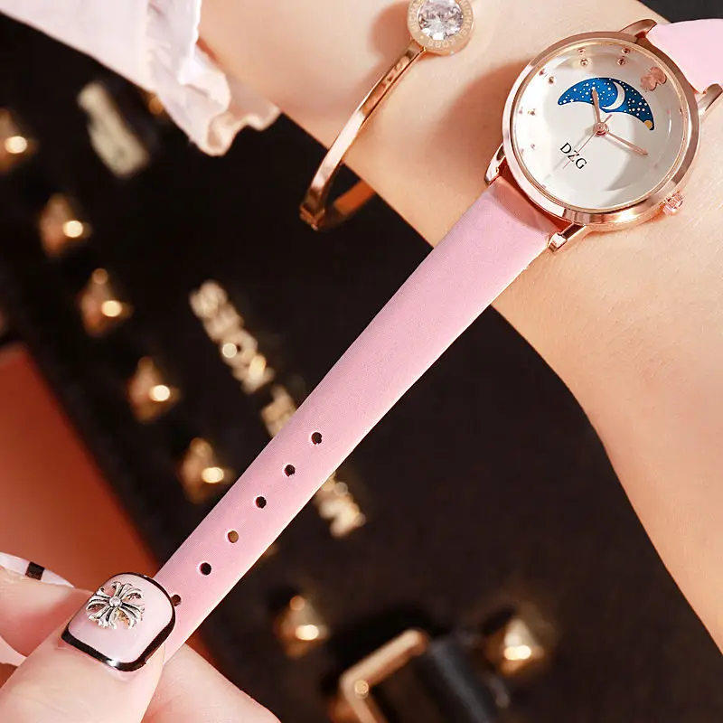 Женские кварцевые часы винтажные с кожаным ремешком белого и синего цвета |