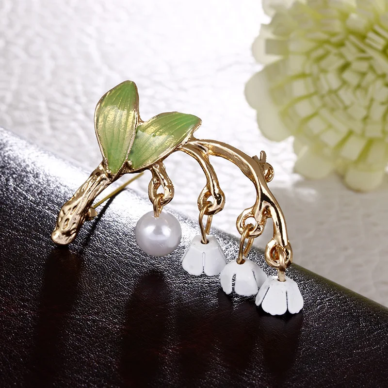 Linnor Lucky Fresh Lily of the Valley броши булавки эмаль цветок с зеленым листком сплав золота