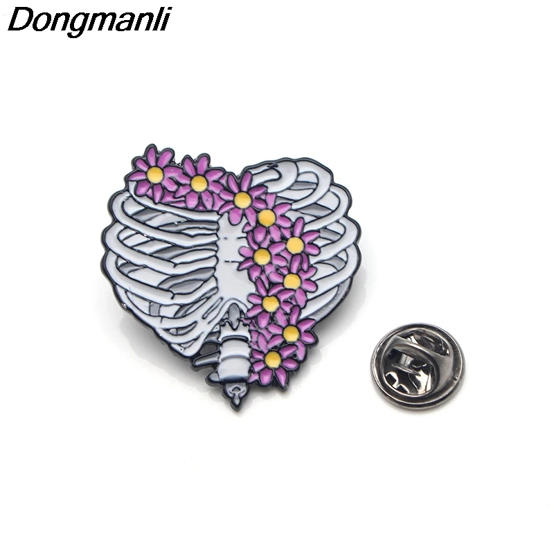 P3263 Dongmanli череп, сердце, эмалированные булавки и броши для женщин и мужчин, нагрудные булавки, рюкзак, сумки, значок, подарки для фанатов