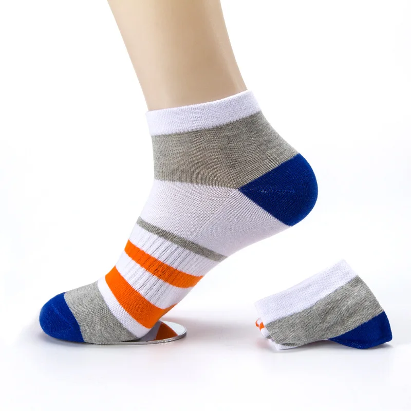 

Men's new autumn and winter wild soxs deodorant sweat-absorbent cotton socks 5 pairs of boxes