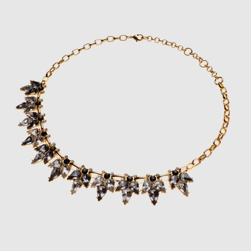 

Amotita boutique Floral necklace