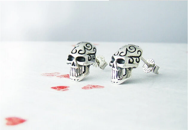 Серьги в виде черепа на Хэллоуин | Украшения и аксессуары