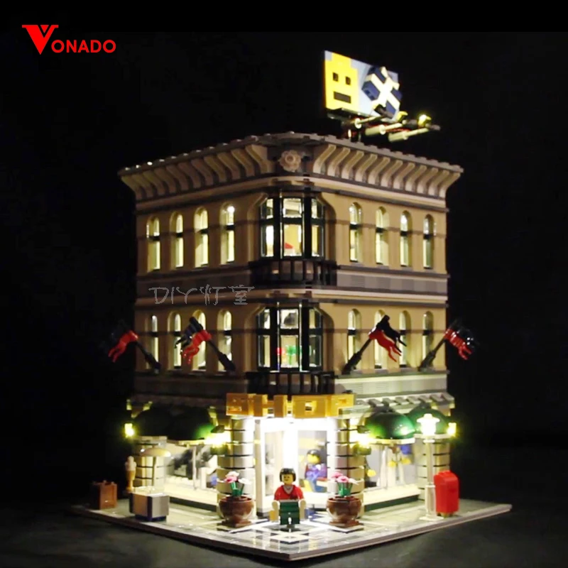Конструктор Lego 10211 со светодиодной подсветкой совместимый с 15005