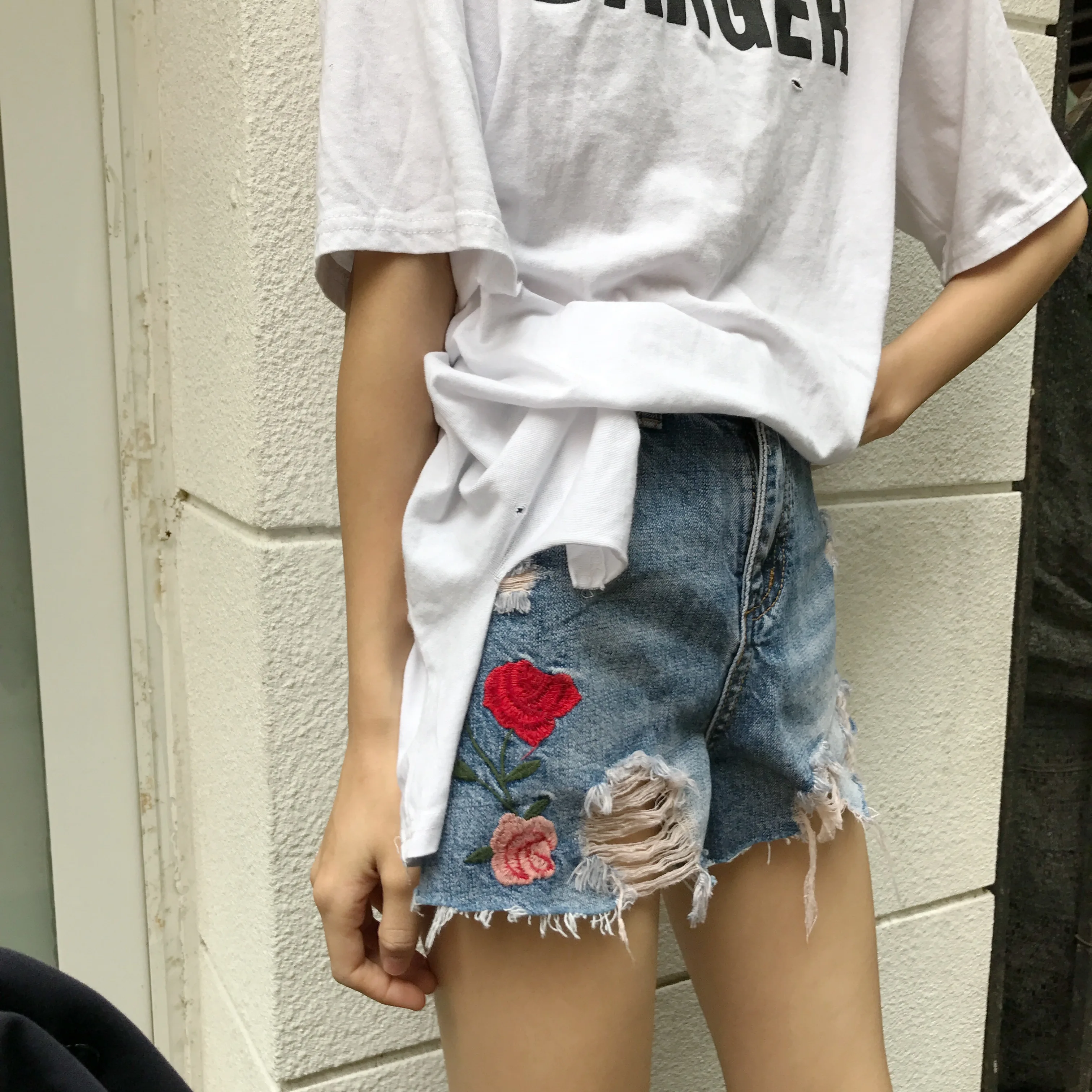 Harajuku Embroidery Rose Denim Shorts Female 2017 Summer High Waist Women Jeans Short Retro Hole Pantalones Cortos Mujer S~L | Женская