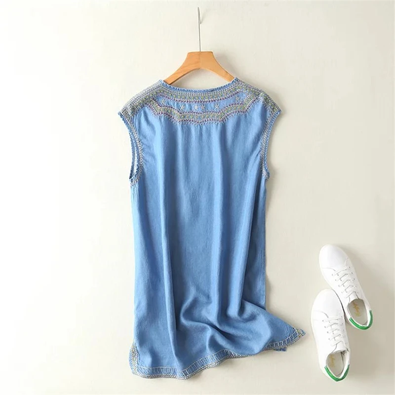 Летнее платье 2017 женское из джинсовой ткани с вышивкой в этническом стиле синее