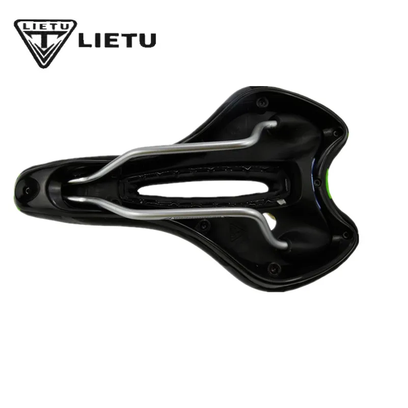 Велосипедное седло LIETU среднее ажурное из волокна для горного велосипеда