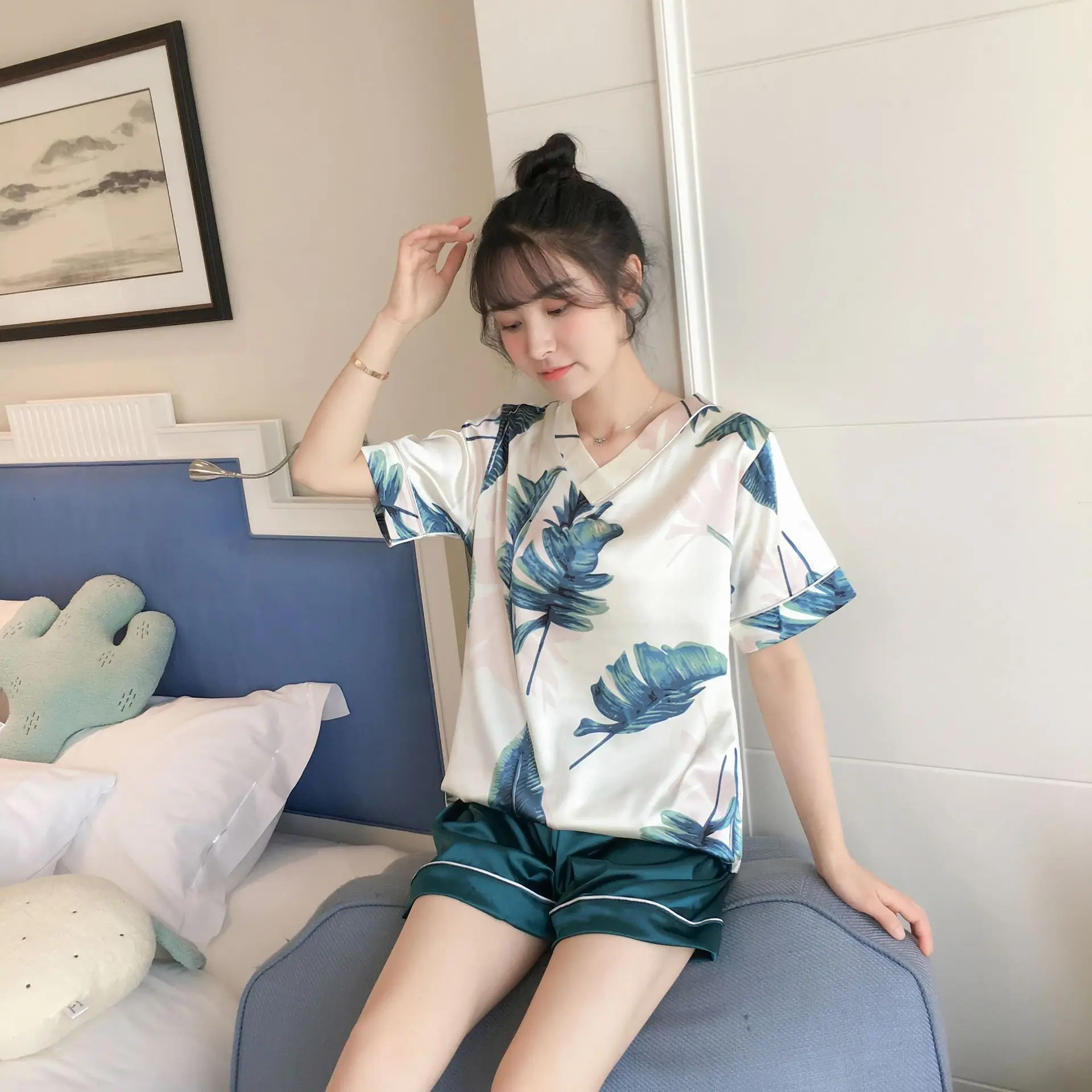 Pajama girls summer ice silk short sleeves two pieces of suit Korean fresh sweet lovely students thin silk home clothes