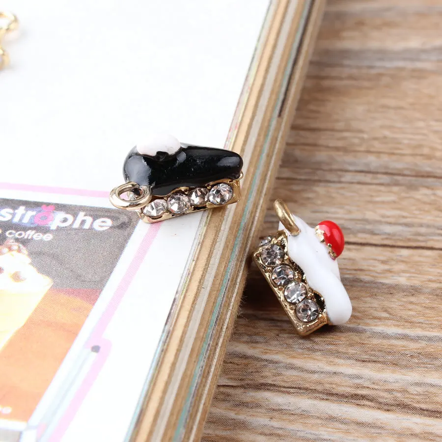 

Factory Price 10*16MM Enamel Jewelry Charms Crystal Rhinestone Paved Alloy 3D Food Cake Pendant Charm Oil Drop Floating Charm