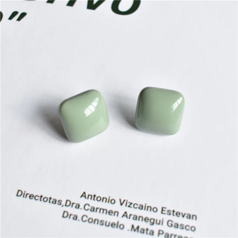 Геометрические акриловые серьги-гвоздики EM042 корейские серьги Makaron для женщин