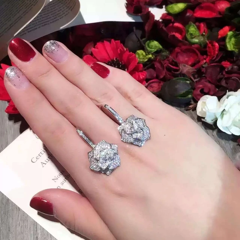 

Женские серьги-гвоздики из серебра 925 пробы, с фианитом