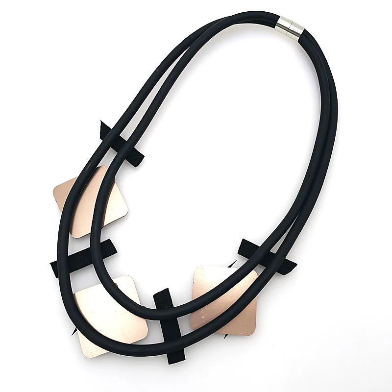 YD&ampYDBZ 2019 Designer Rose Gold Square Necklace Women Collar Necklaces Rave Scars Jewelry Punk Style Choker Rubber Rope Pendant |
