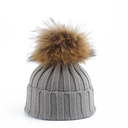 Большой Мех Pom pom Beanie шапки дети девочки мальчики теплая вязаная зимняя детская шапка настоящий енот шапка с меховым помпоном - Цвет: Серый