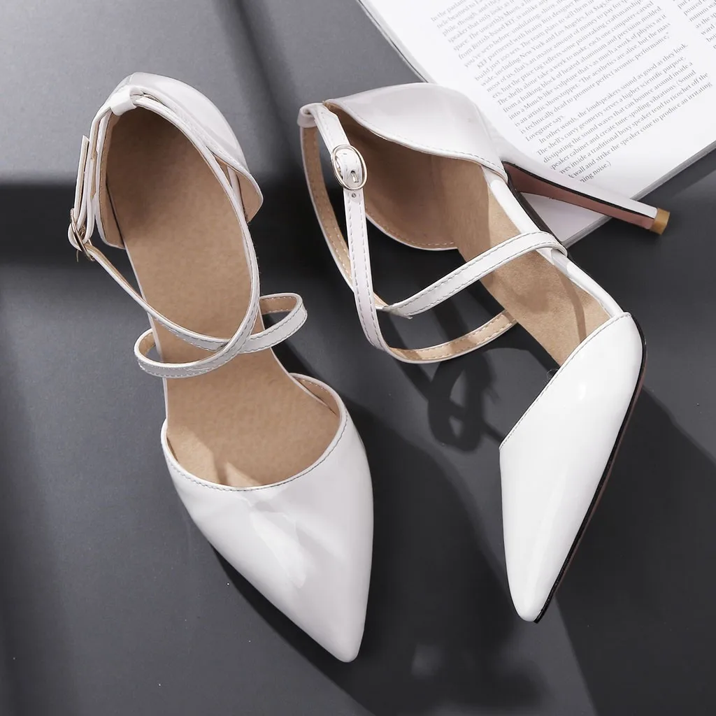 Модные деловые женские босоножки из лакированной кожи на высоком каблуке с