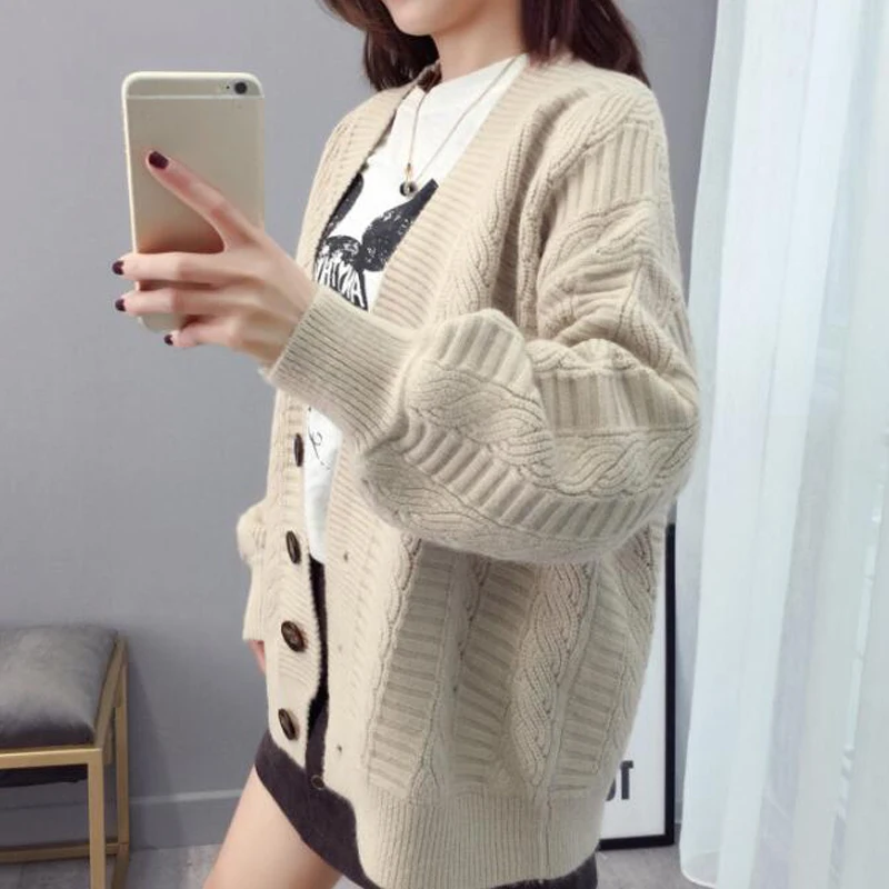 Свитер женский осенний трикотажный с V-образным вырезом |