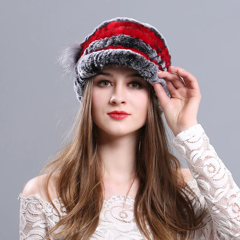 Женская зимняя утепленная шапка козырек из меха кролика рекс|Женские кепки с