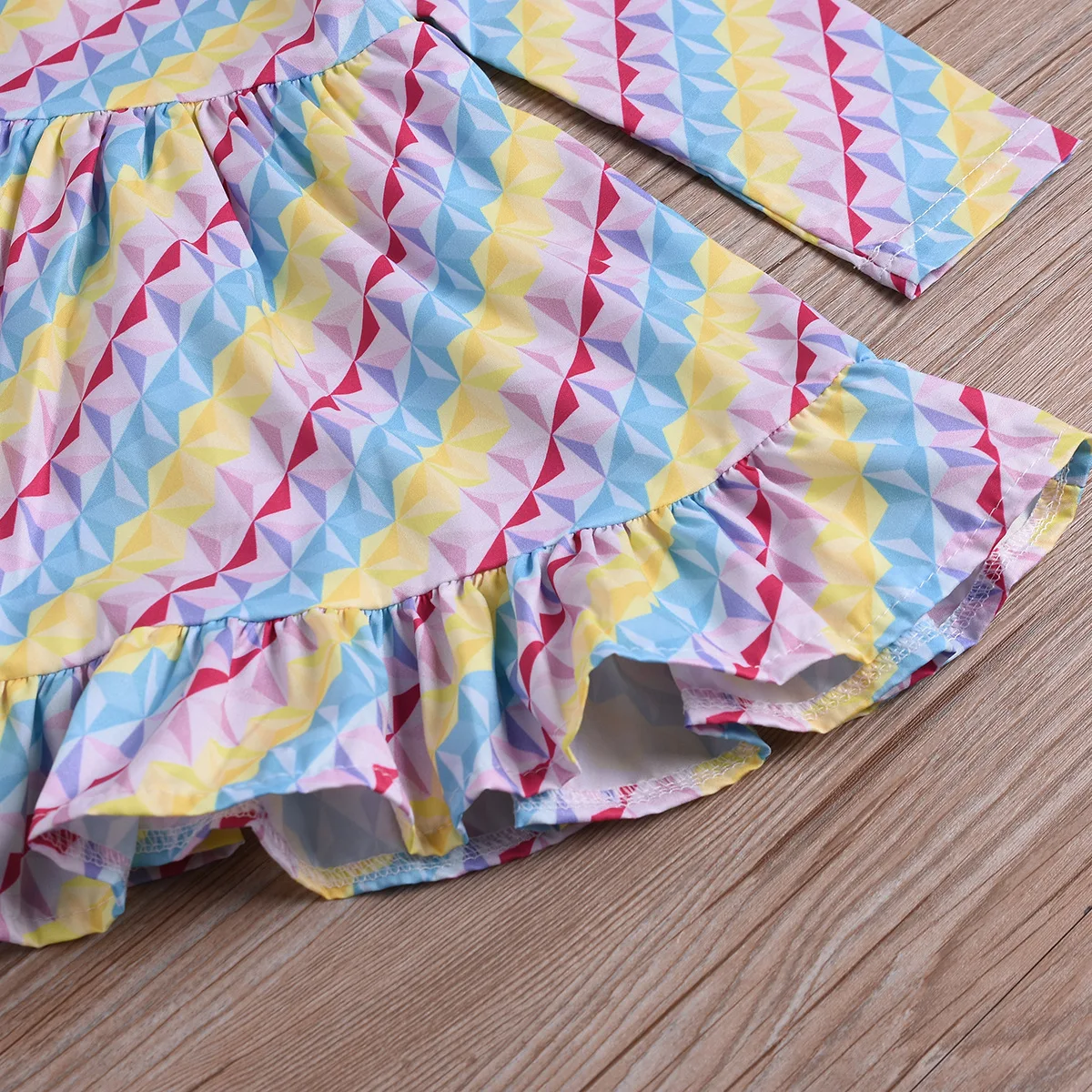 2018 новые платья для мамы и дочки семейная одежда Радужное повседневное платье |