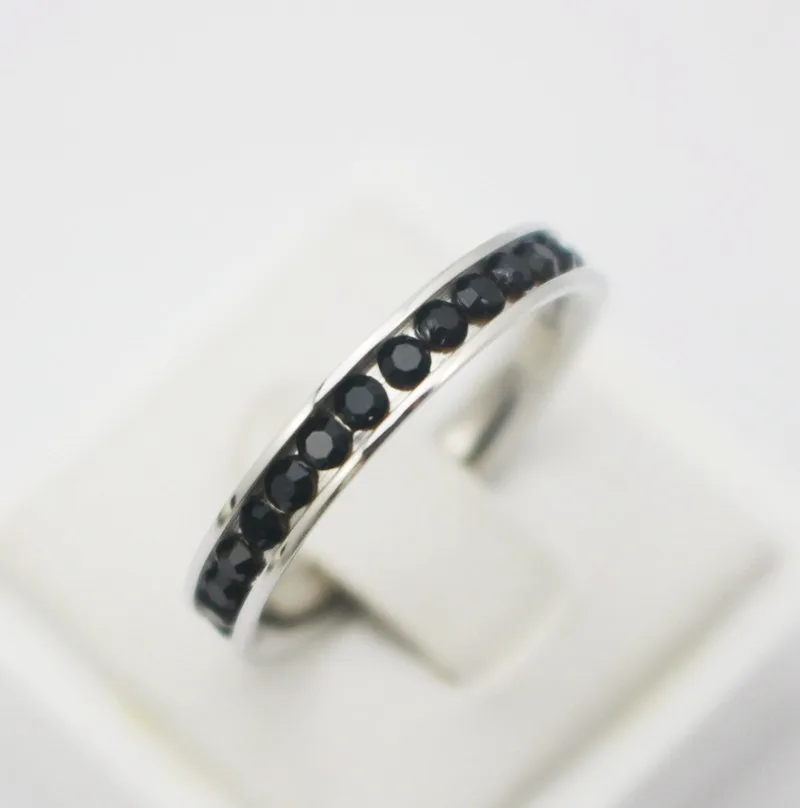 Женское кольцо из нержавеющей стали с черным камнем ширина 3 мм | Украшения и