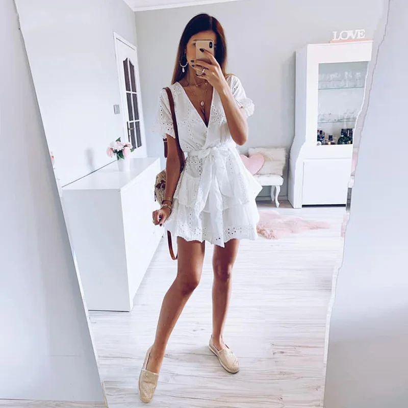 Белое хлопковое платье с вышивкой летнее женское повседневное пляжное коротким