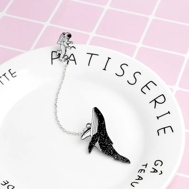 Эмалевые булавки с изображением астронавта и синего Кита 2 шт. | Украшения