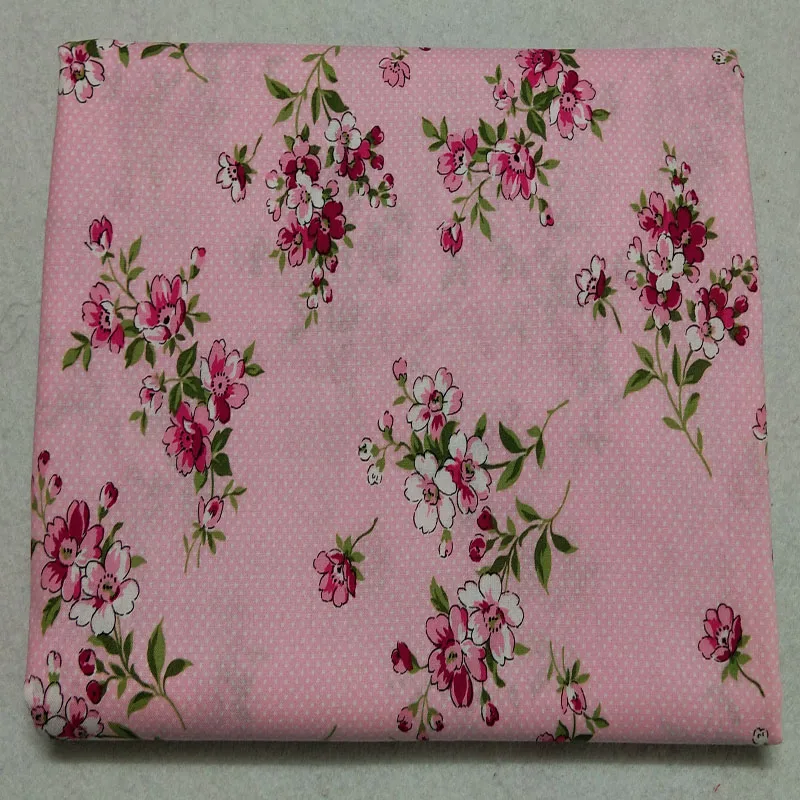 Изящная хлопковая ткань в розовый горошек с цветочным принтом 50x105 см | Дом и сад