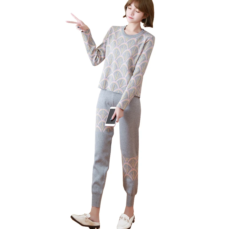 Женский трикотажный спортивный костюм ALPHALMODA джемпер с узором и брюки-карандаш 2