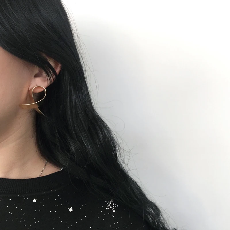 Европейские и американские металлические серьги неправильной формы