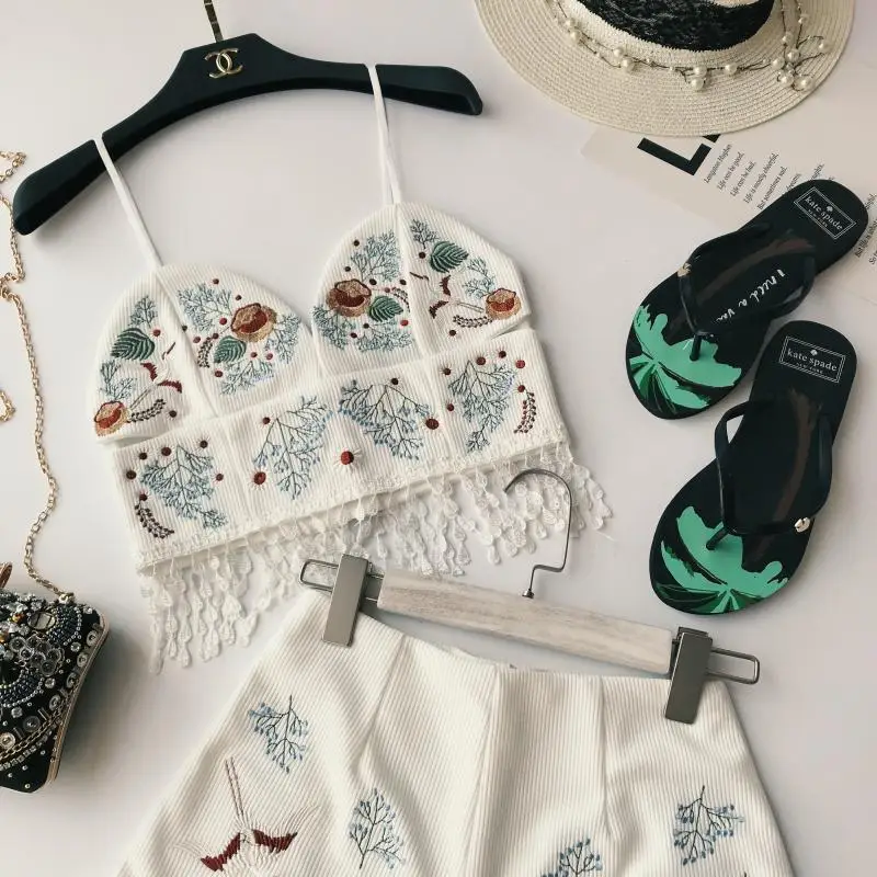 Женский праздничный комплект с цветочной вышивкой топ бахромой и глубоким V