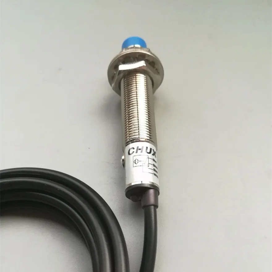 Цилиндрический емкостный датчик приближения CHUX PNP M12 4 мм 10 30 в DC NO/NC CM12 DPA/DPB
