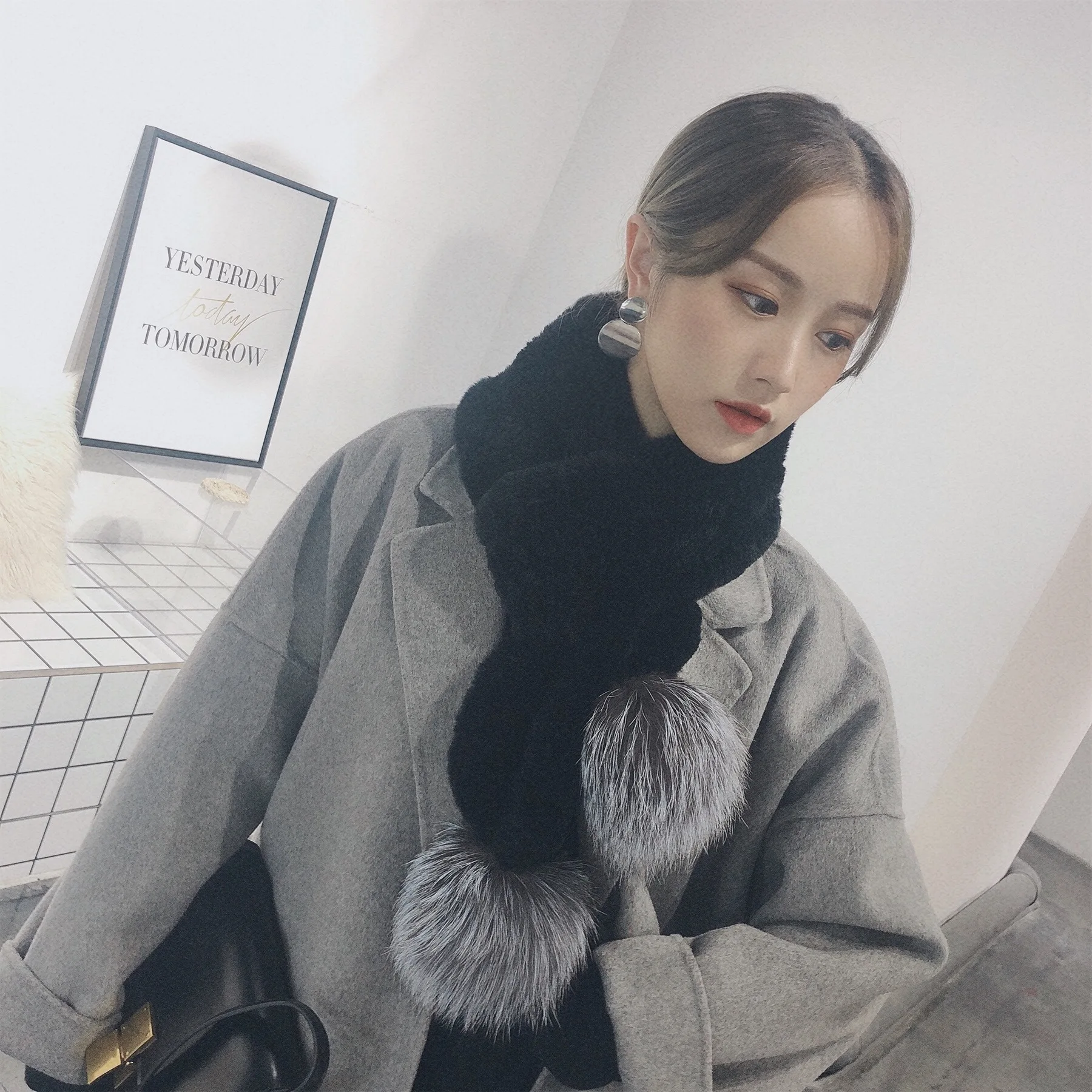 Real Fox Fur Big Pompom Natural Scarf Women Rex Rabbit Scaves Winter sc0005 | Wraps