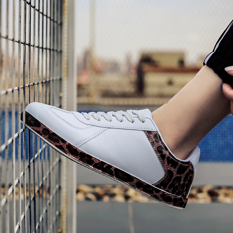 Пара женских вулканизированных туфель классическая парусиновая обувь женские