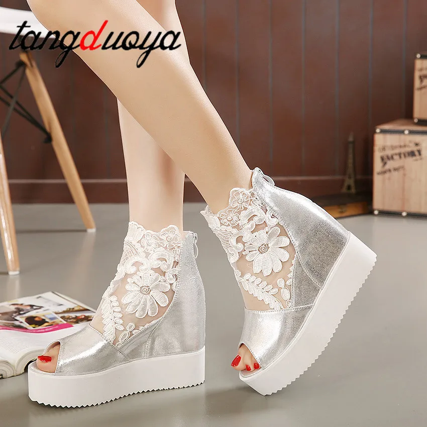 Сандалии женские на танкетке дышащие сетчатые босоножки толстой подошве