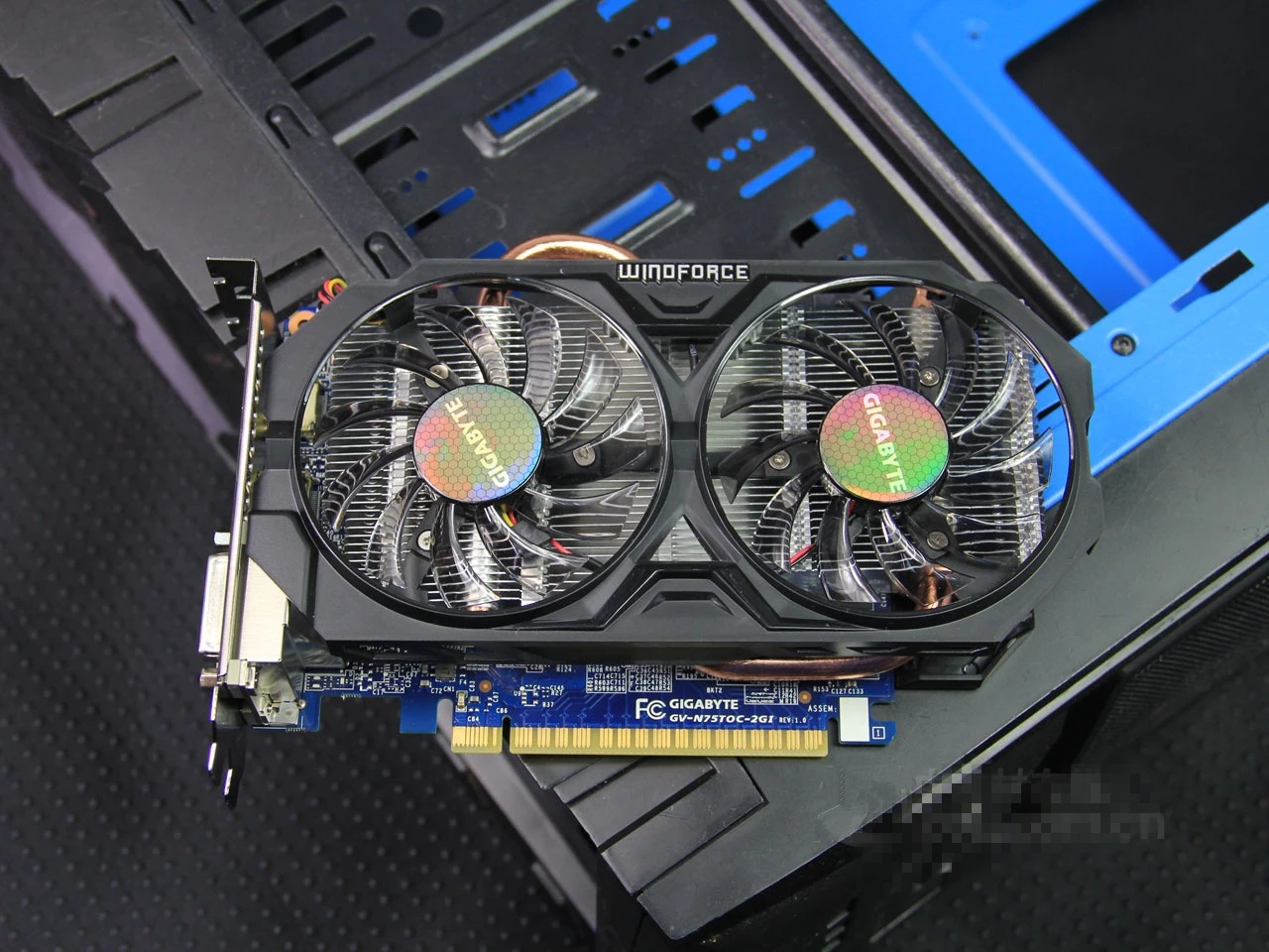 Оригинальная Видеокарта GIGABYTE GTX 750Ti 2 Гб видеокарта GTX750 GPU 128 бит GDDR5 GV-N75TOC-2GI для видеокарты nVIDIA Geforc