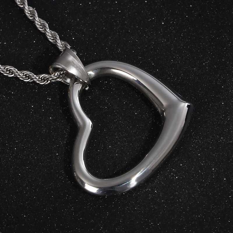 

HaoYi Stainless Steel Smooth Heart Pendant Necklace For Men Women Fashion Simple Unisex Jewelry