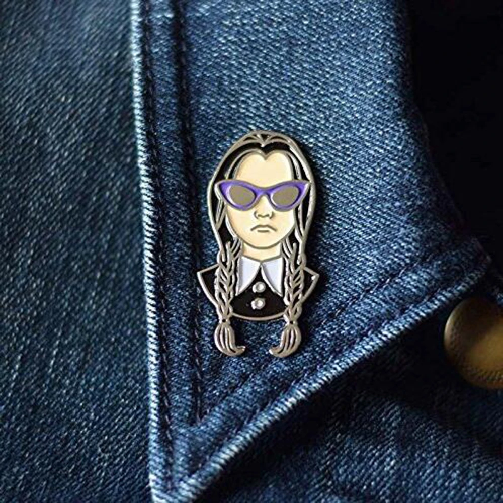 Среда Addams эмалированная заколка на Хеллоуин|Броши| |