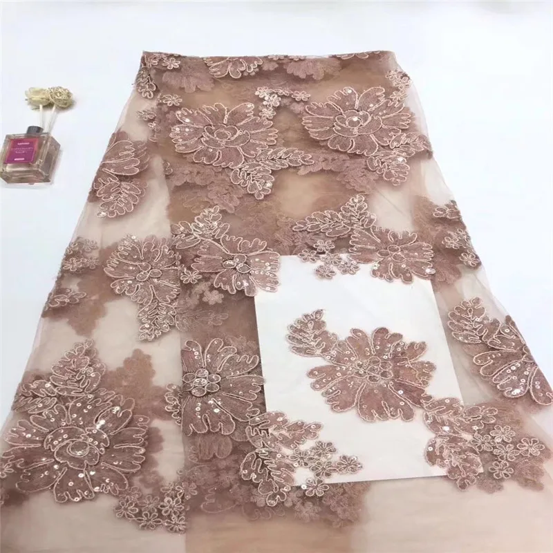 Новинка 2019 яркая кружевная ткань сиреневого цвета высококачественная с вышивкой