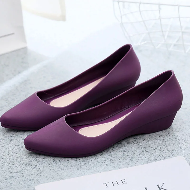 Туфли желе на танкетке женские без застежки заостренный носок пляжные туфли