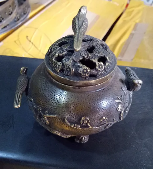 Китайская старинная статуя из красивой бронзы с резьбой и благовониями в