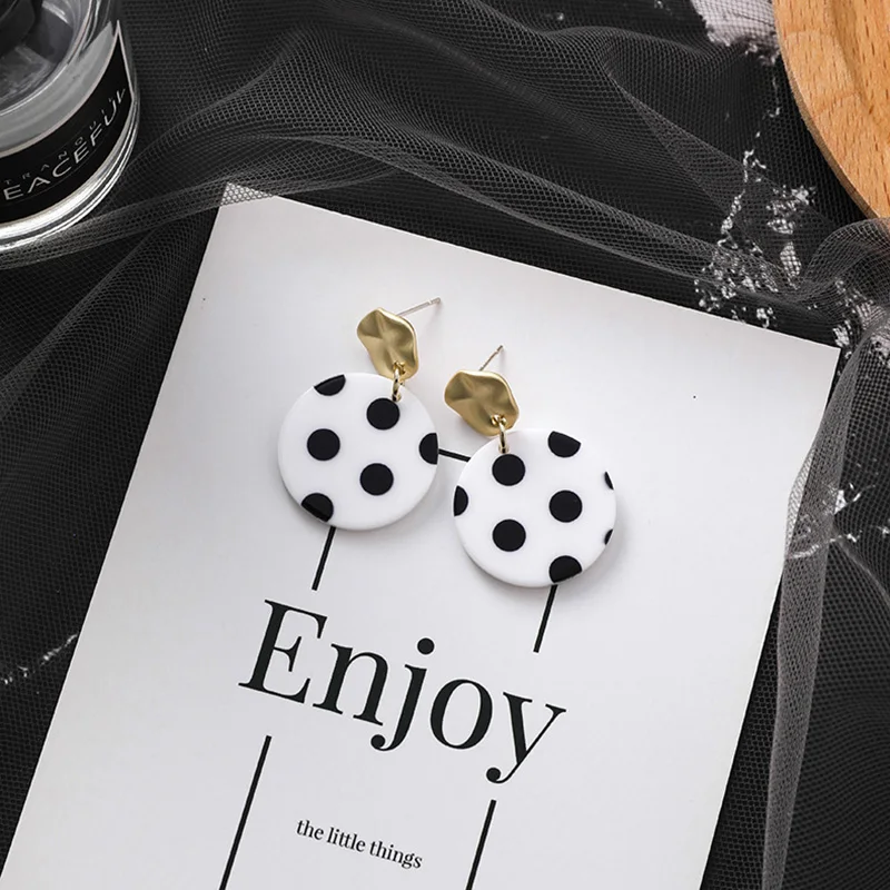 Boho модные милые черно-белые точки круглые акриловые Сережки для женщин Япония