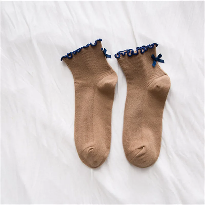 coffee Летние забавные короткие носки из хлопка с бантом из ленты на пятке; Chaussette; женские короткие носки; цвет белый, желтый, красный, винный - Цвет: coffee
