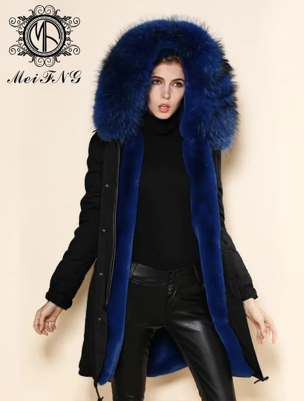 Женское черное пальто с большим капюшоном и меховым воротником из енота парки