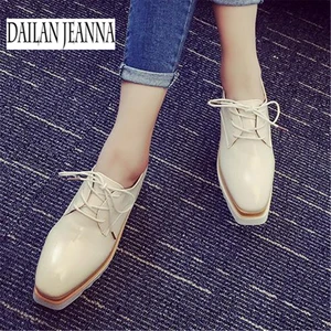 Брендовая Весенняя женская обувь на платформе, женские броги, обувь из лакированной кожи на шнуровке, женские туфли-оксфорды для женщин